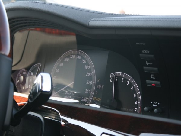 "ОЧАРОВАНИЕ БЕЗ КРАЙ" - ексклузивното роудшоу Mercedes-Benz Star Experience